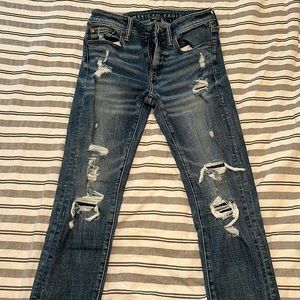 American Eagle ripped jeans. size 30 X 34